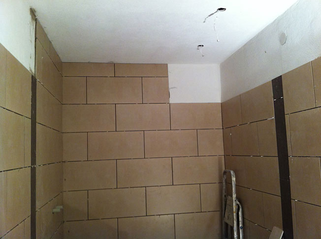 Löcher in Fliesen | Dann wollen wir mal!